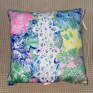 NWT Lilly Pulitzer Indoor/Outdoor Pillow